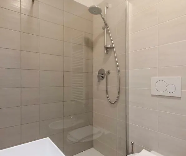 Le Torri Suite, Davanzale Vista Due Torri *